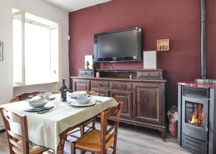 2 Bedroom Beautiful In Vakantiehuis Cortazzone
